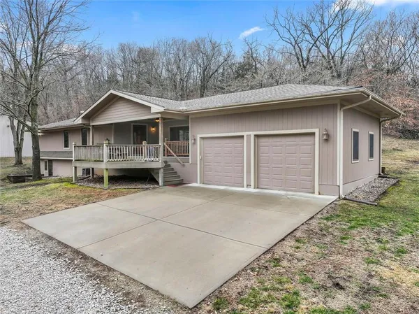$625,000 | 25293 Dehoff Drive, Lawrence, KS 66044