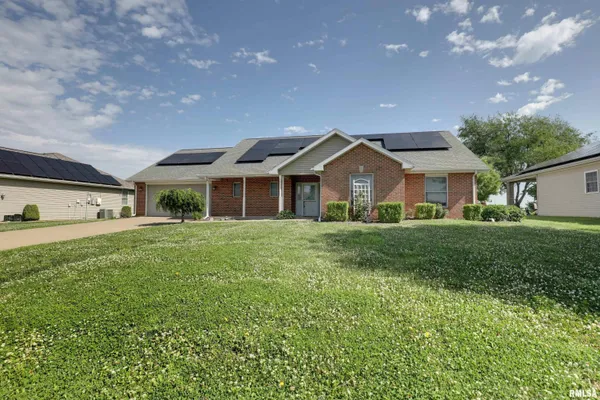 $315,000 | 2809 Parkwood Drive, Quincy, IL 62305