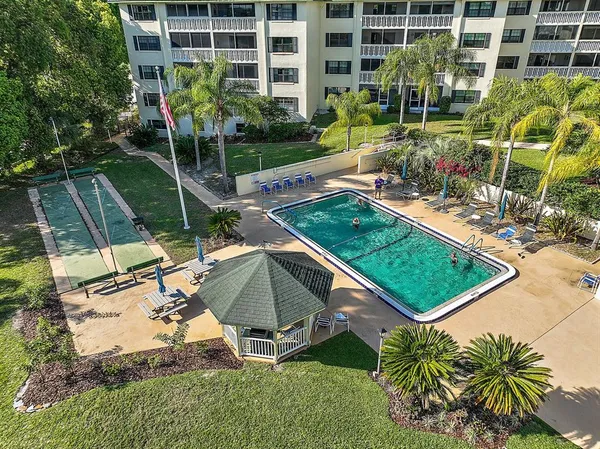 $1,725 | 101 North Grandview Street, Unit 203, Mount Dora, FL 32757