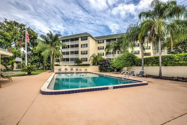 $1,725 | 101 North Grandview Street, Unit 203, Mount Dora, FL 32757