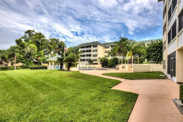 $1,725 | 101 North Grandview Street, Unit 203, Mount Dora, FL 32757
