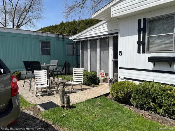$39,900 | 5767 Main Street, Lexington, MI 48450