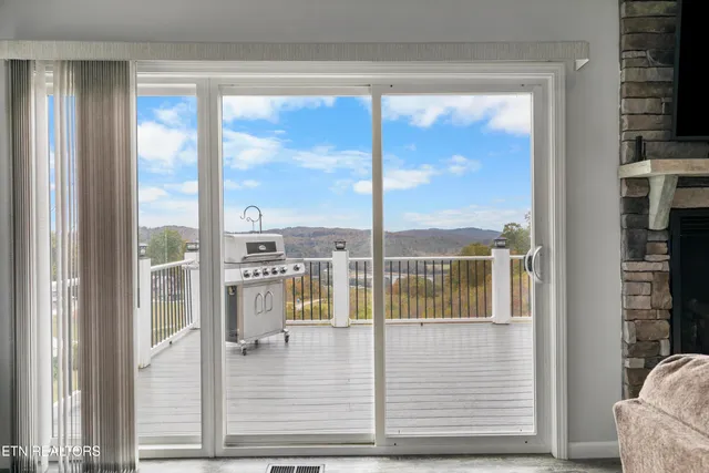 $568,500 | 301 Mountain Way, Sharps Chapel, TN 37866