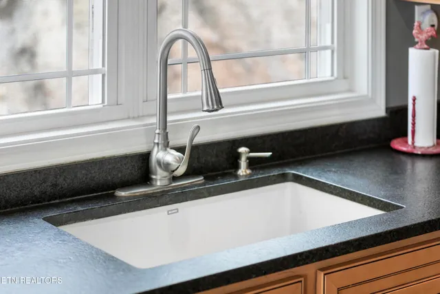 $568,500 | 301 Mountain Way, Sharps Chapel, TN 37866