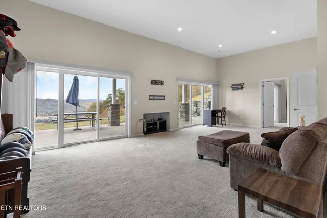 $568,500 | 301 Mountain Way, Sharps Chapel, TN 37866