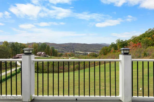 $568,500 | 301 Mountain Way, Sharps Chapel, TN 37866