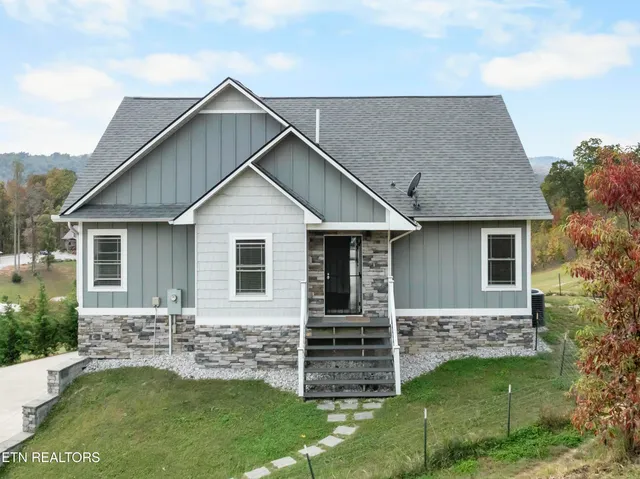 $568,500 | 301 Mountain Way, Sharps Chapel, TN 37866