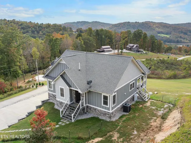 $568,500 | 301 Mountain Way, Sharps Chapel, TN 37866