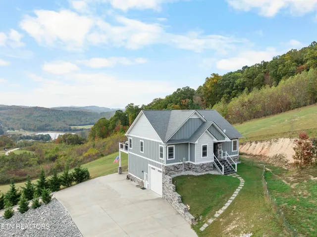 $568,500 | 301 Mountain Way, Sharps Chapel, TN 37866