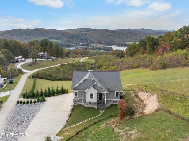 $568,500 | 301 Mountain Way, Sharps Chapel, TN 37866
