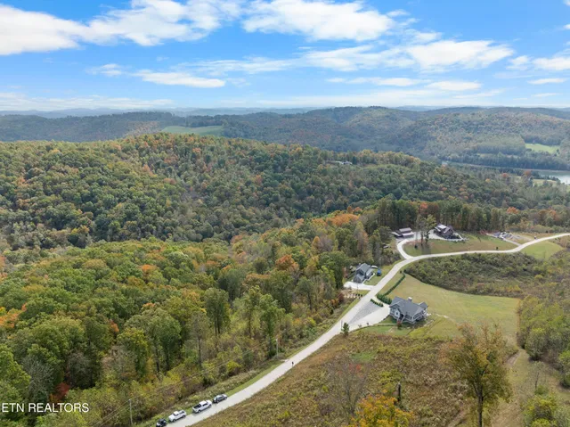 $568,500 | 301 Mountain Way, Sharps Chapel, TN 37866