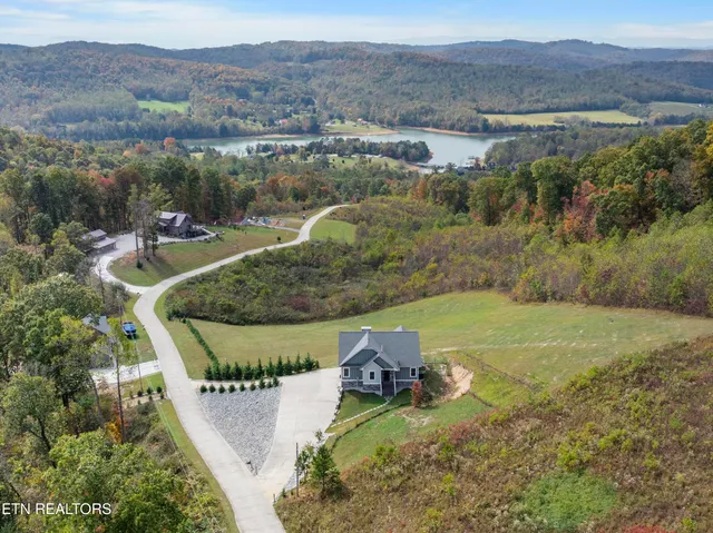 $568,500 | 301 Mountain Way, Sharps Chapel, TN 37866