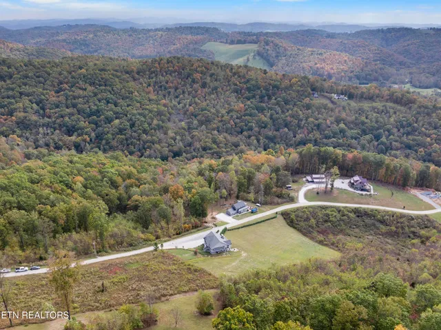 $568,500 | 301 Mountain Way, Sharps Chapel, TN 37866