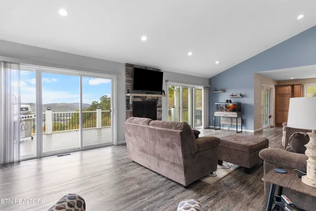 $568,500 | 301 Mountain Way, Sharps Chapel, TN 37866