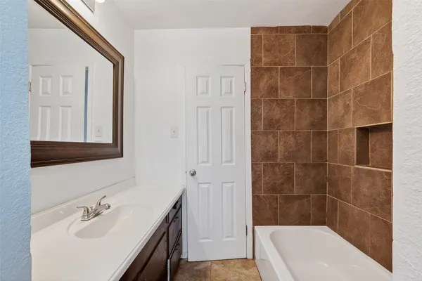 $1,850 | 703 Coryell Street, League City, TX 77573