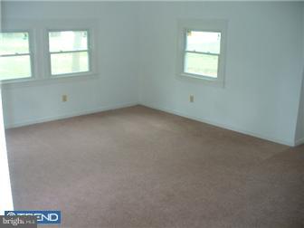 807 South Chester Avenue Riverside, NJ 08075 - Photo 4 of 9