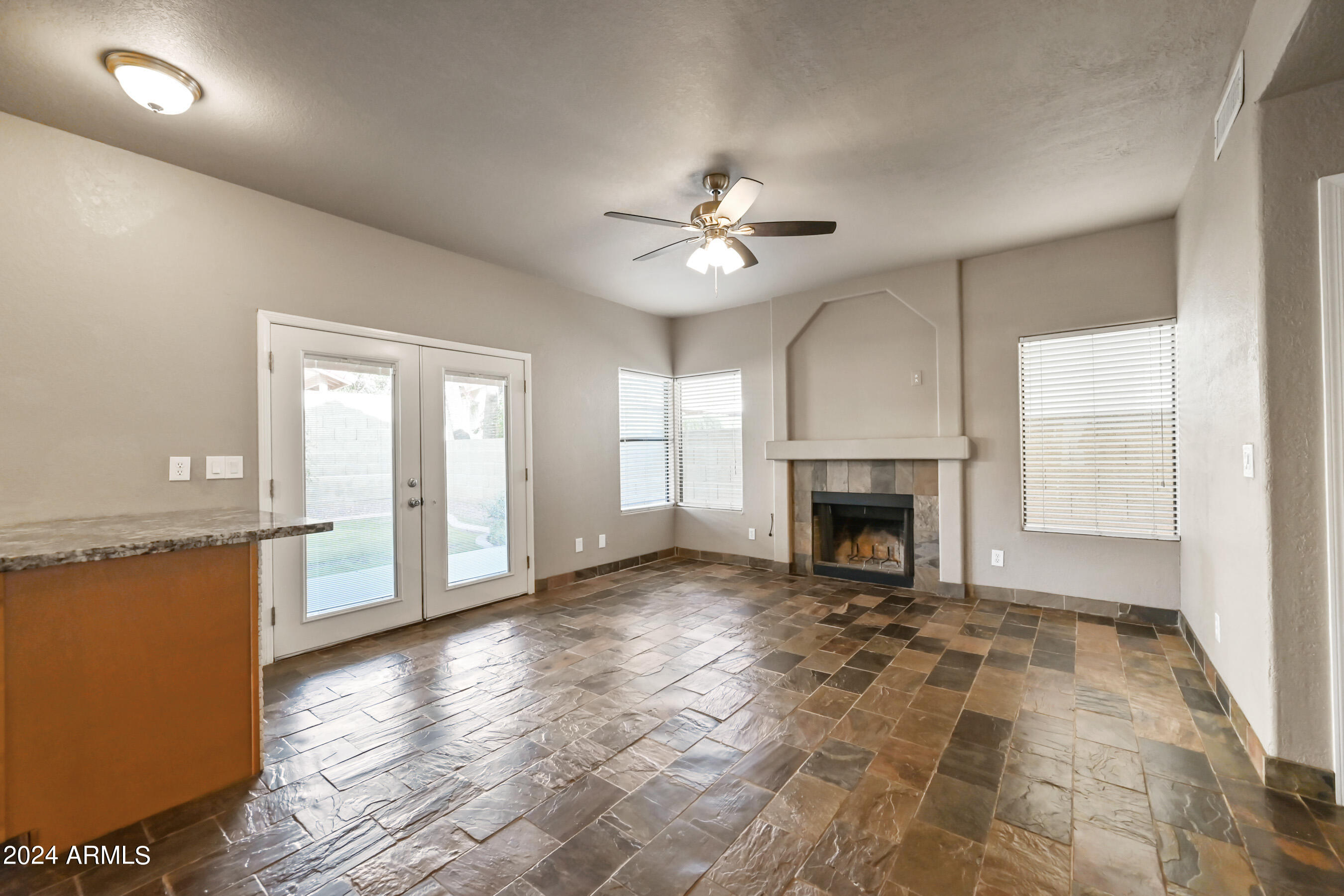 9166 East Laurel Lane Scottsdale, AZ 85260 - Photo 12 of 34 12-9166ELL-ocupix