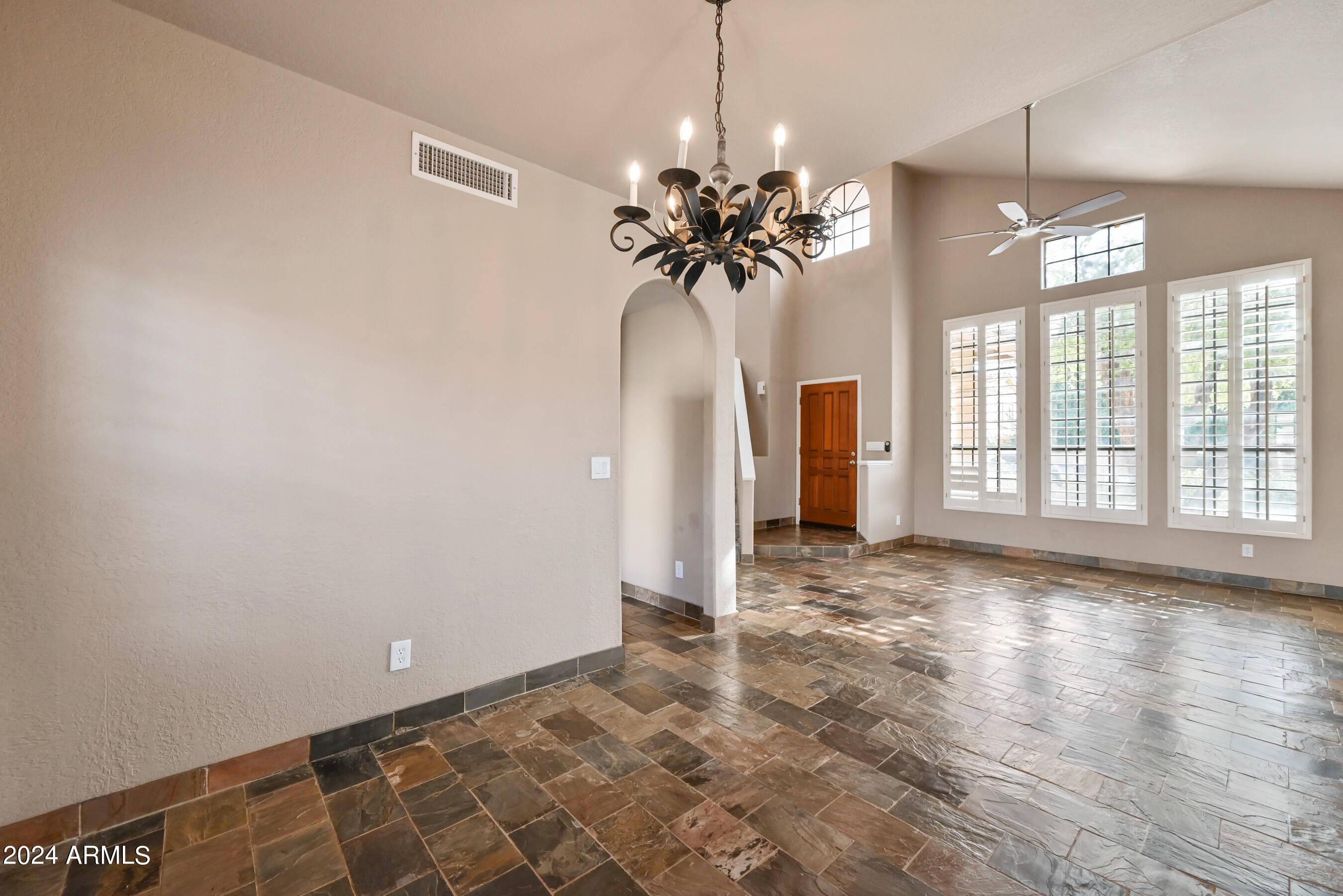 9166 East Laurel Lane Scottsdale, AZ 85260 - Photo 5 of 34 5-9166ELL-ocupix