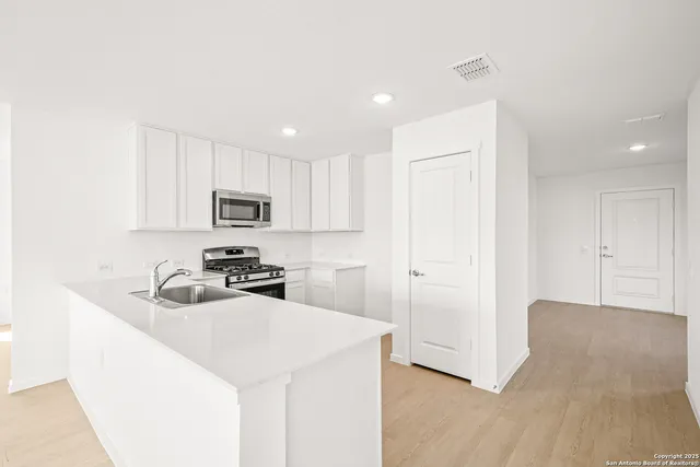 $1,850 | 1314 Neria Loop, San Antonio, TX 78224