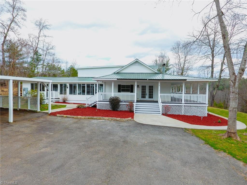 2010 Hamby Mountain Road Purlear, NC 28665 - Photo 3 of 50 Gallery Image 3