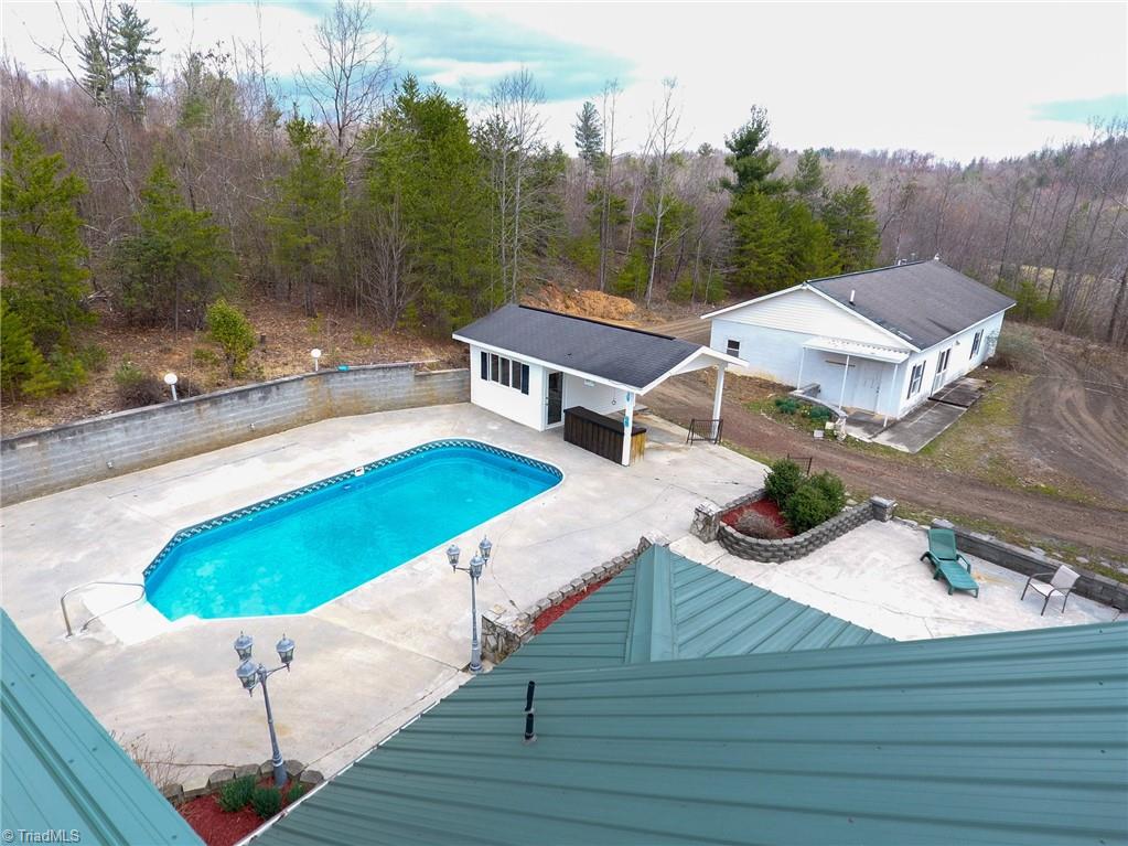 2010 Hamby Mountain Road Purlear, NC 28665 - Photo 9 of 50 Gallery Image 9