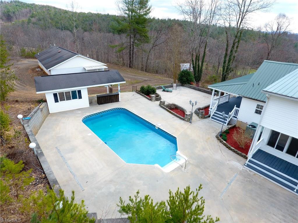 2010 Hamby Mountain Road Purlear, NC 28665 - Photo 10 of 50 Gallery Image 10