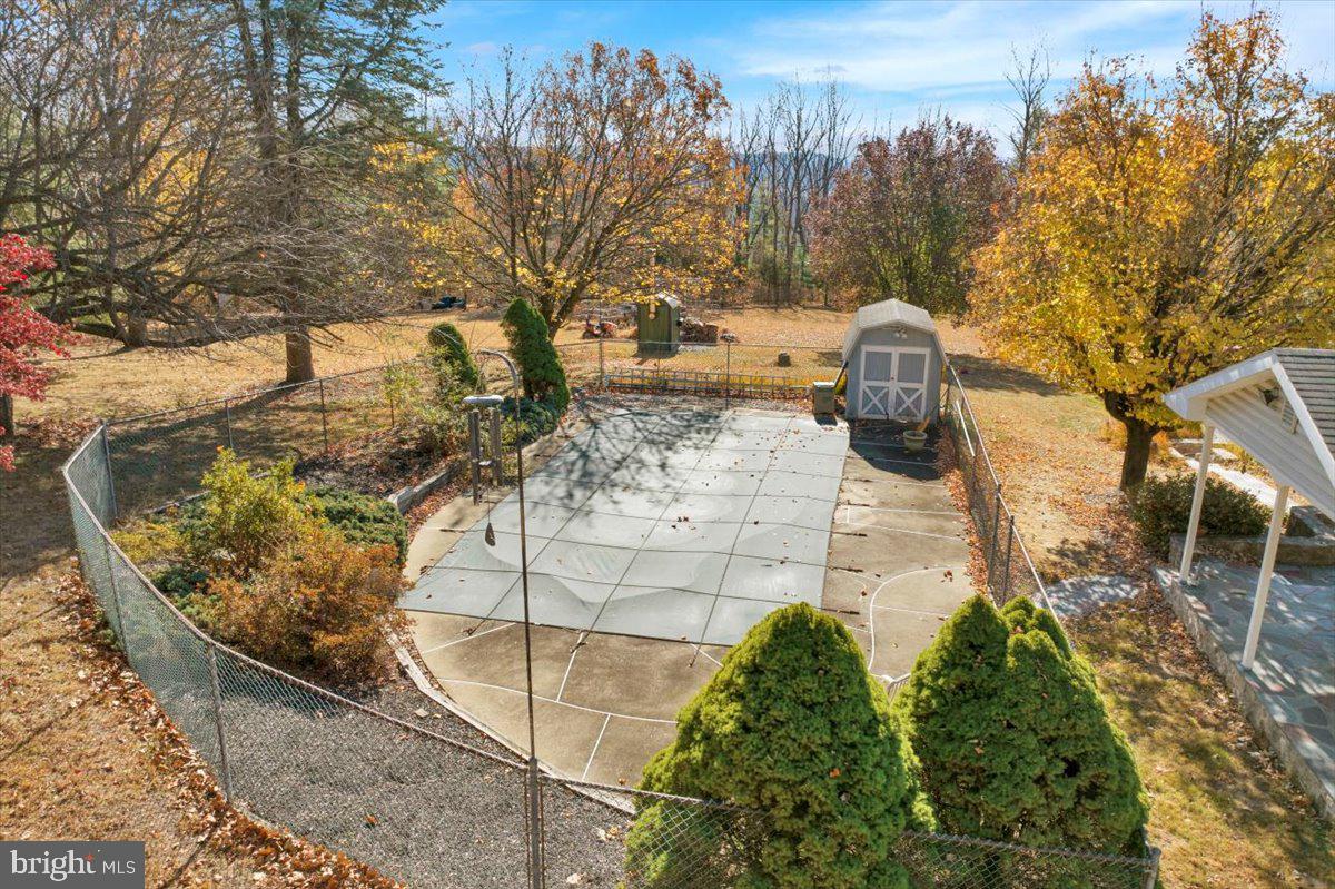159 Deysher Road Fleetwood, PA 19522 - Photo 4 of 37 In-Ground Pool