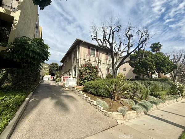 $495,000 | 111 West Mountain Street, Unit 2, Glendale, CA 91202