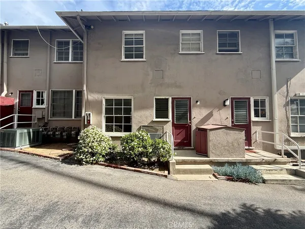 $495,000 | 111 West Mountain Street, Unit 2, Glendale, CA 91202