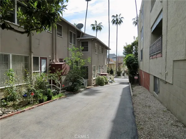 $495,000 | 111 West Mountain Street, Unit 2, Glendale, CA 91202
