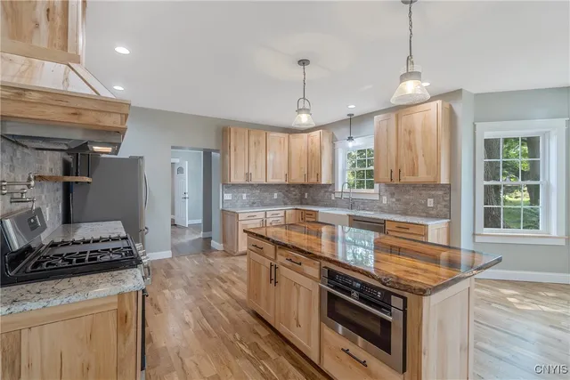 $649,000 | 8914 Jackson Street, Brutus, NY 13166