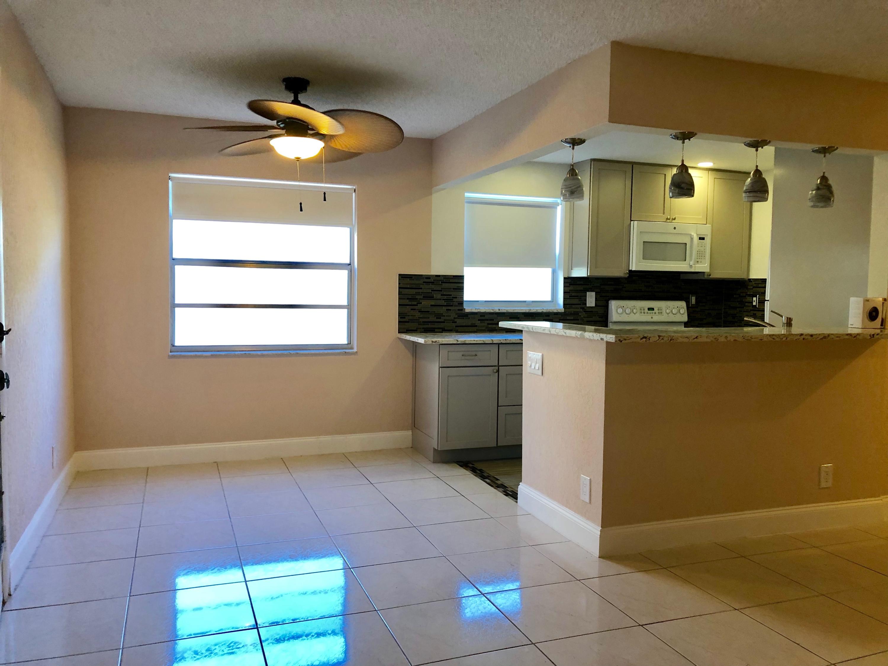284 Normandy Lane Delray Beach, FL 33484 - Photo 2 of 26 IMG-0534