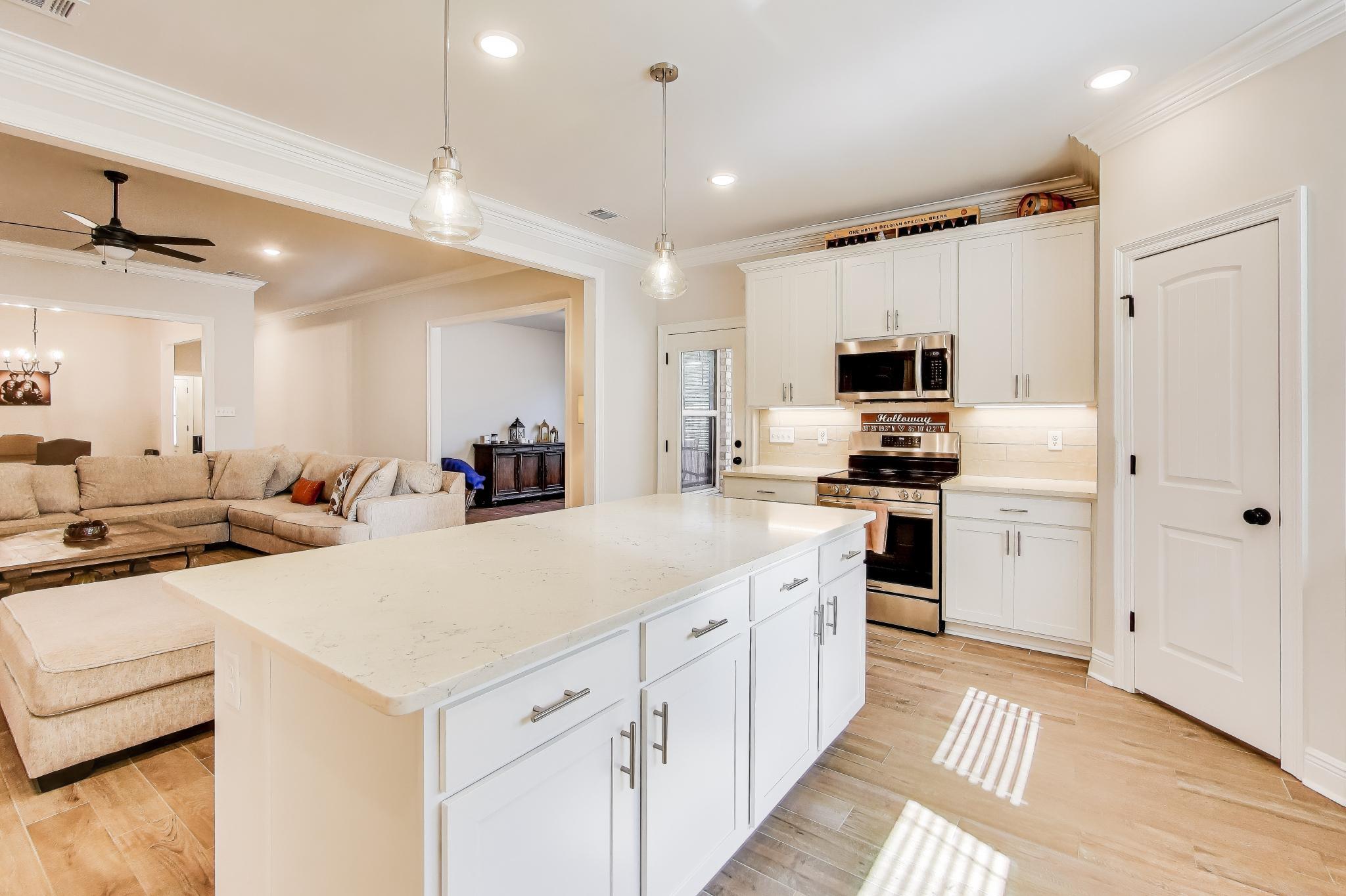 46 East Tweet Street Freeport, FL 32439 - Photo 15 of 59 Oversized Island