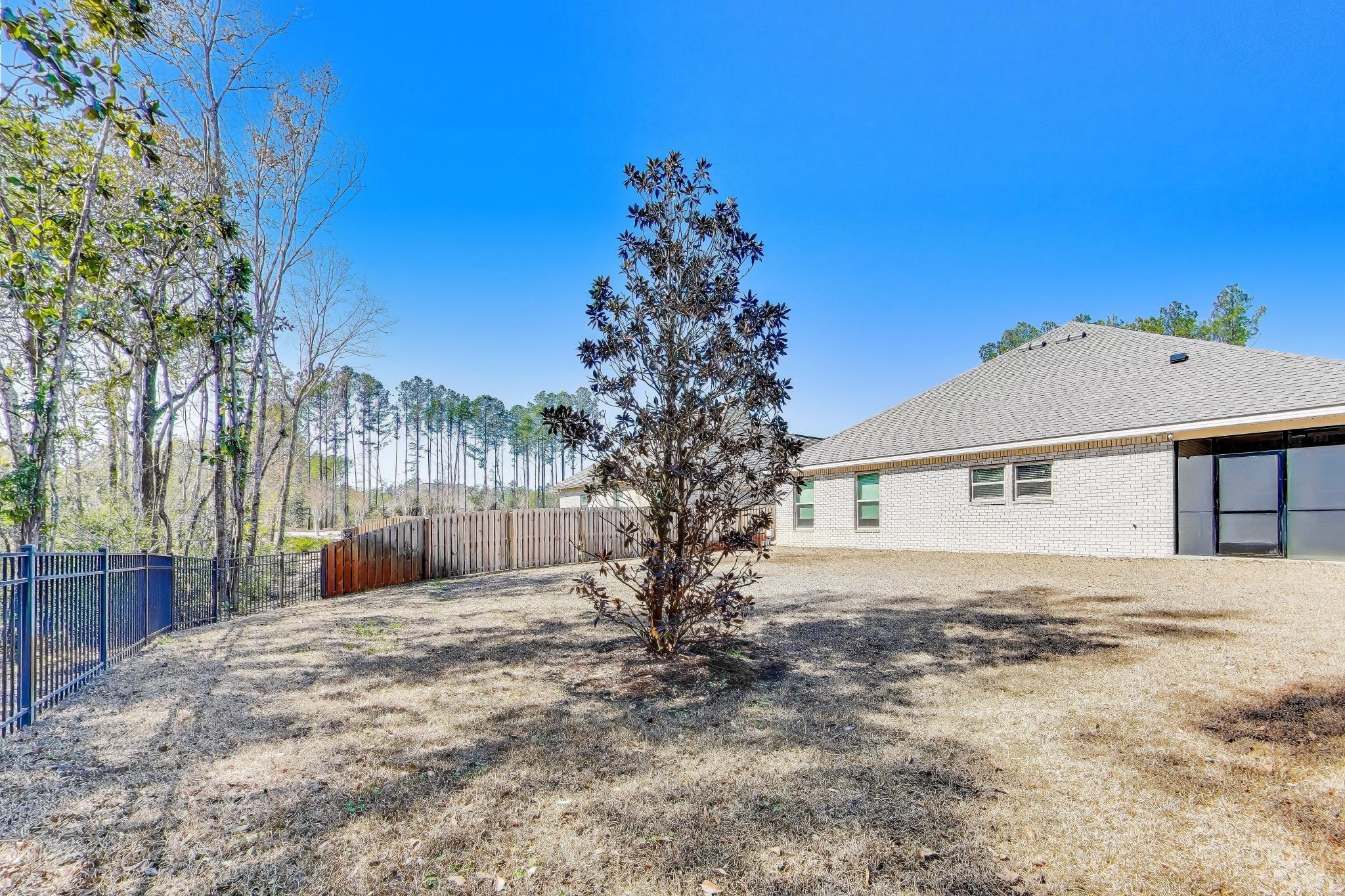 46 East Tweet Street Freeport, FL 32439 - Photo 41 of 59 backyard