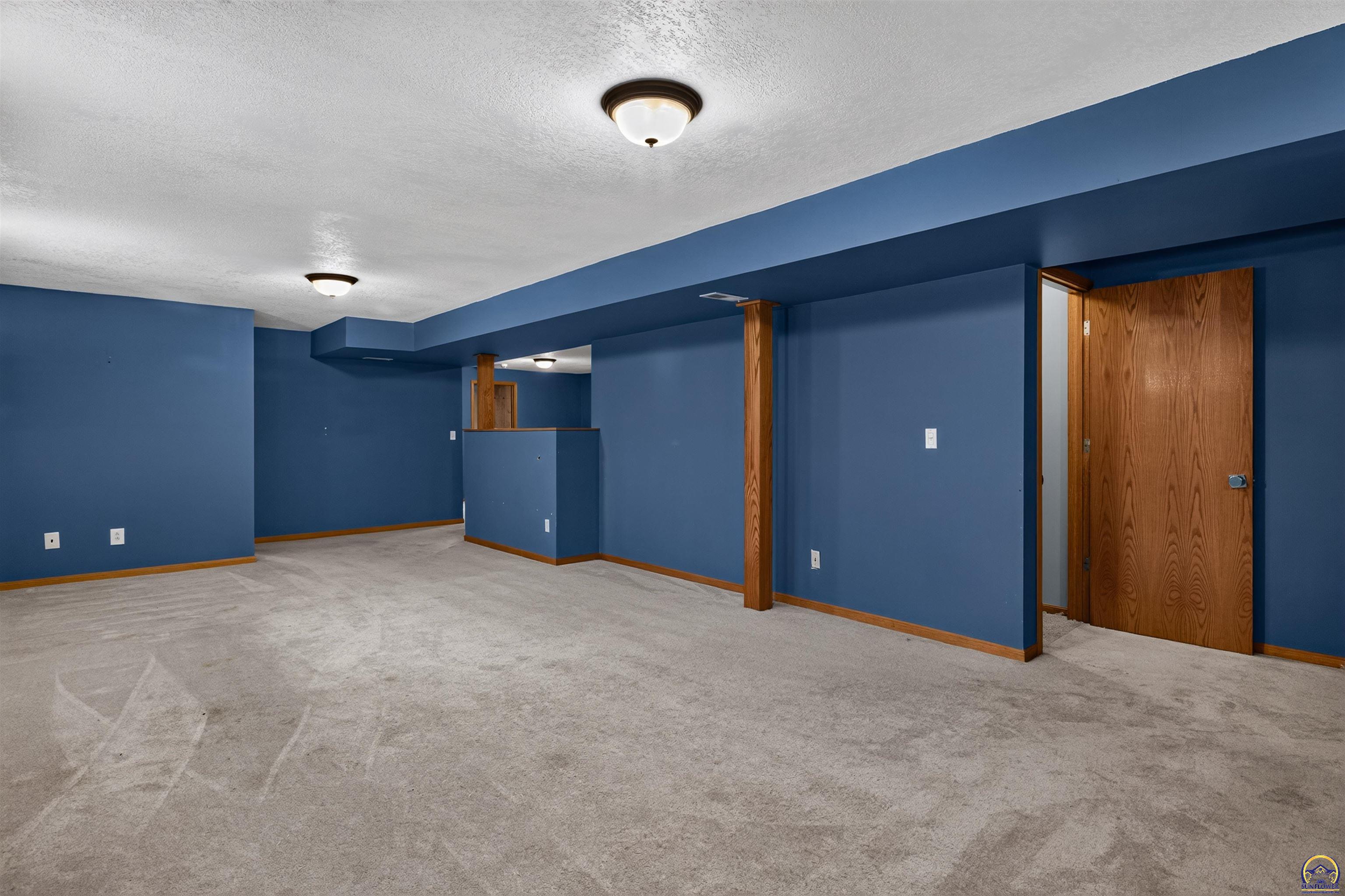 3909 Southwest 40th Street Topeka, KS 66610 - Photo 18 of 32