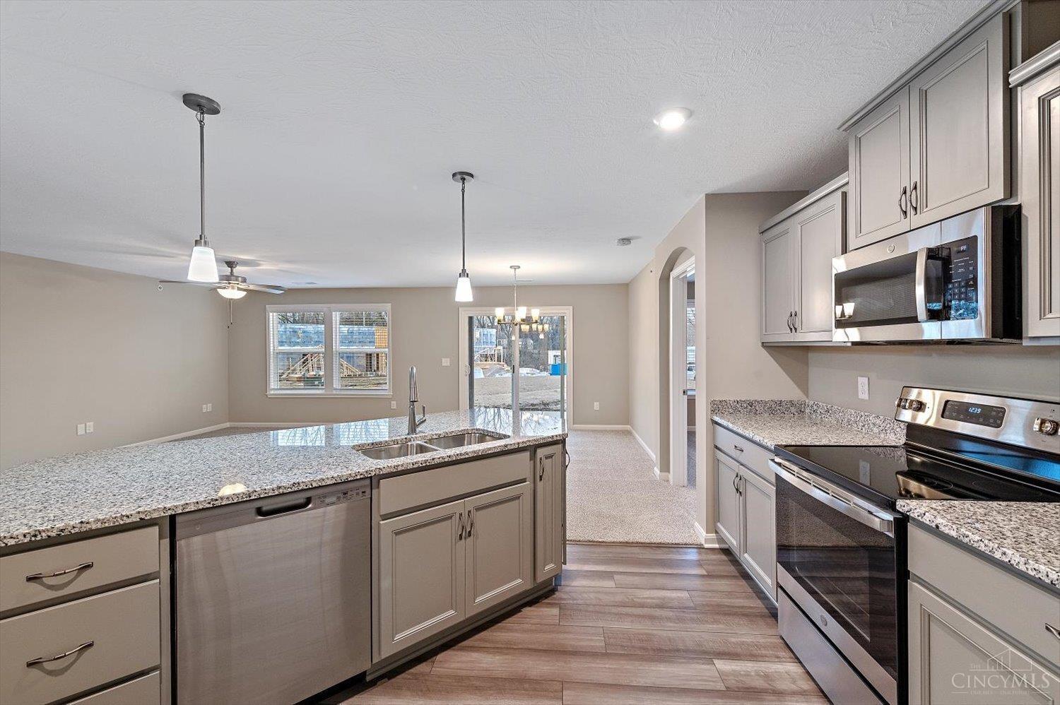 686 Tradition Ridge Cincinnati, OH 45245 - Photo 8 of 33 Gallery Image 8