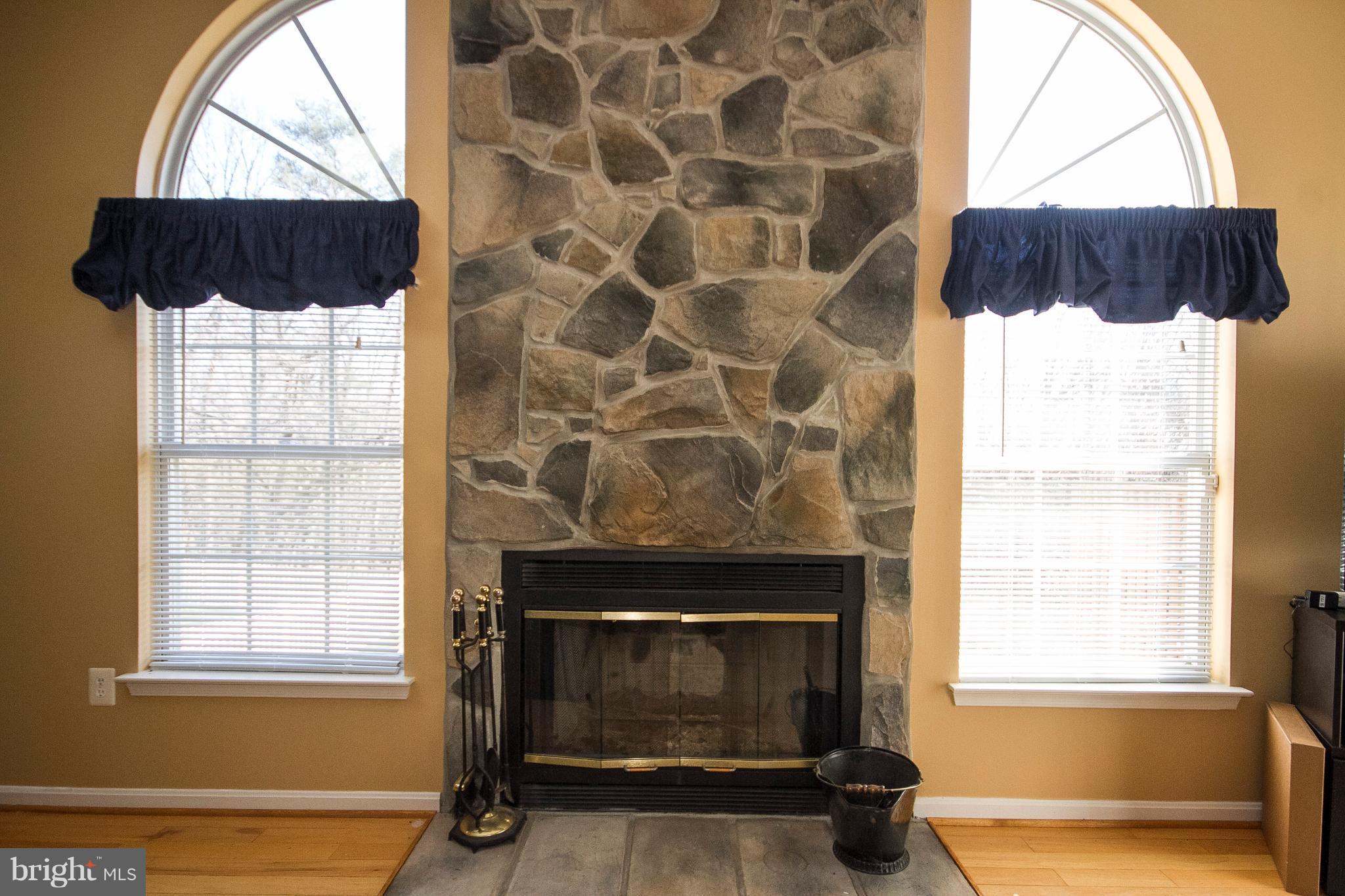 4305 Spring Avenue Baltimore, MD 21227 - Photo 14 of 29 Family Room