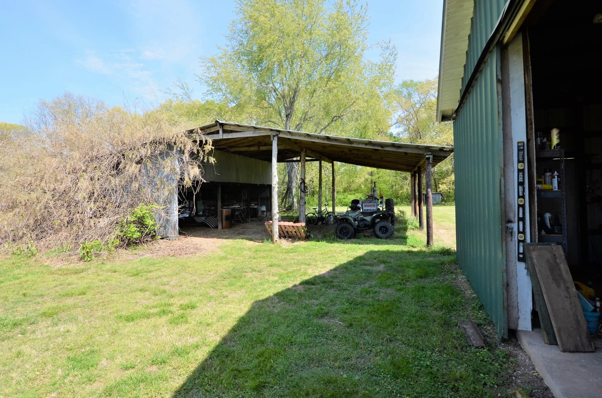 30 Remke Road Lawrenceburg, TN 38464 - Photo 27 of 49 a view of a backyard of the house