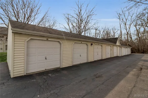 $179,900 | 4617 Chestnut Ridge Road, Unit F, Amherst, NY 14228