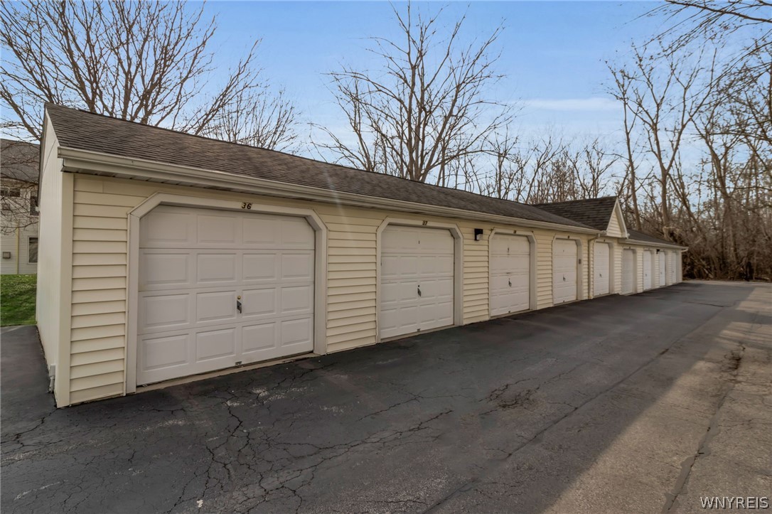 4617 Chestnut Ridge Road, Unit F Amherst, NY 14228 - Photo 4 of 30