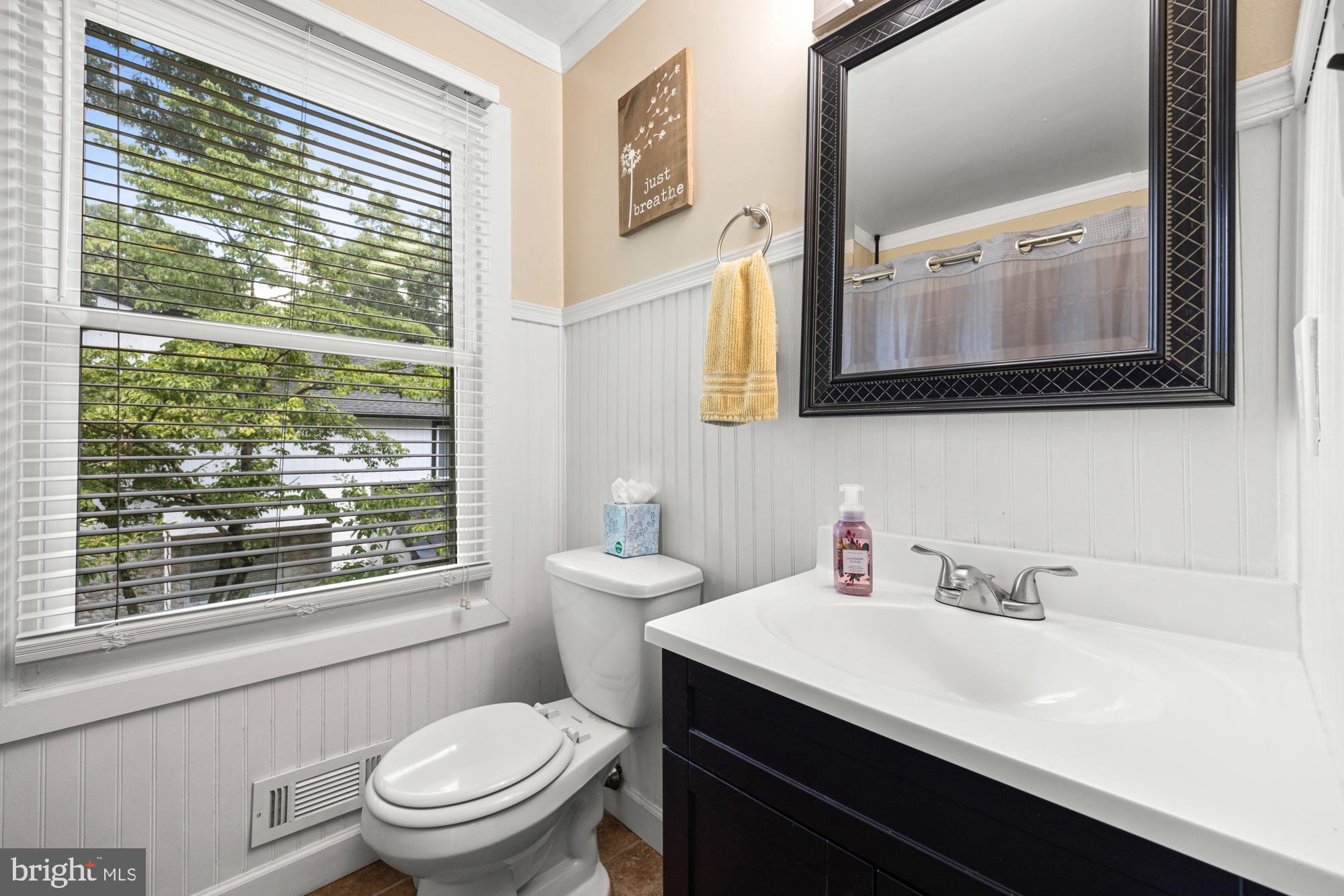 112 Hopewell Road Marlton, NJ 08053 - Photo 28 of 34 Hallway Full Bathroom