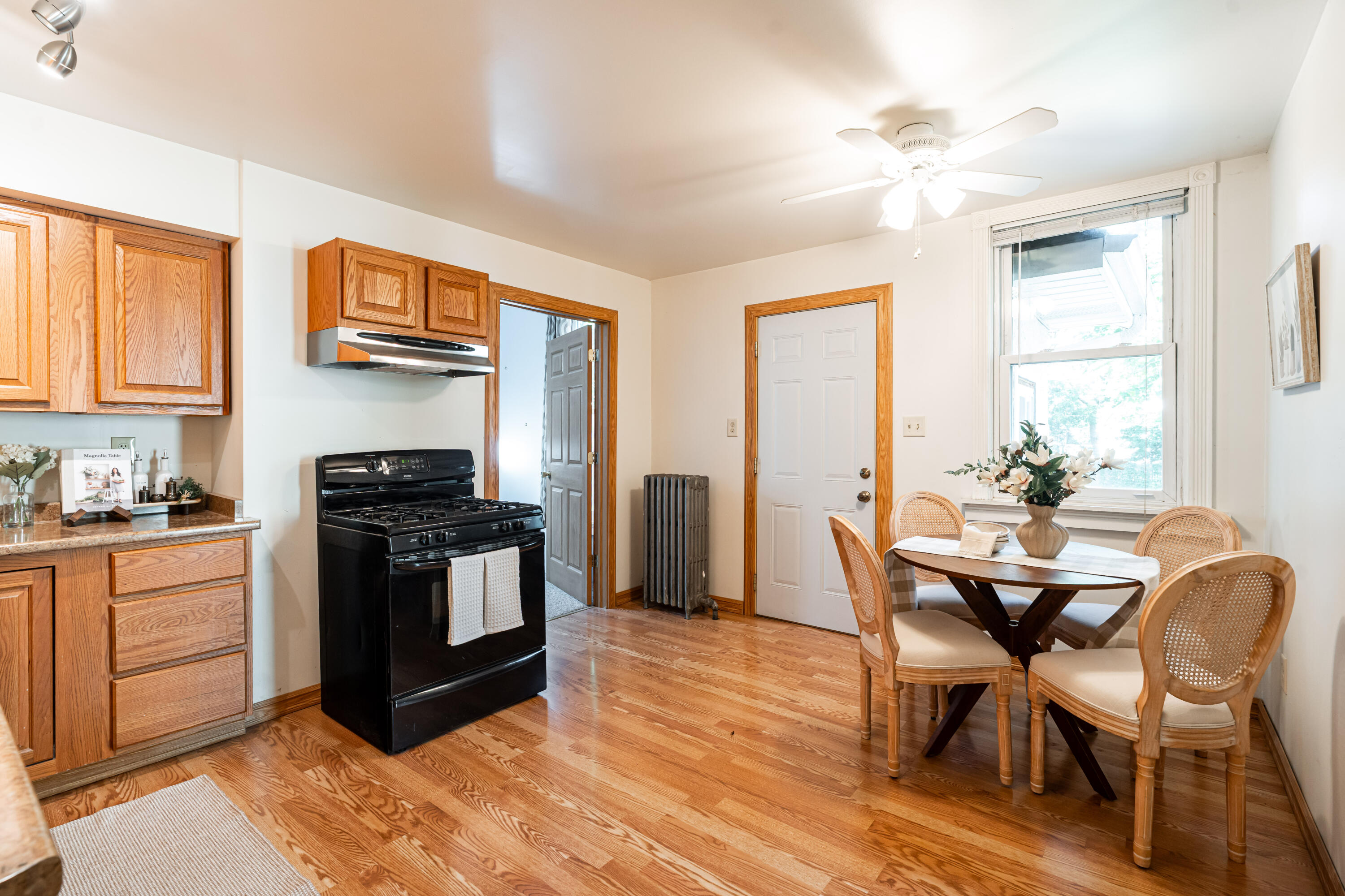 317 North Hawley Road Milwaukee, WI 53213 - Photo 14 of 41 Eat in Kitchen