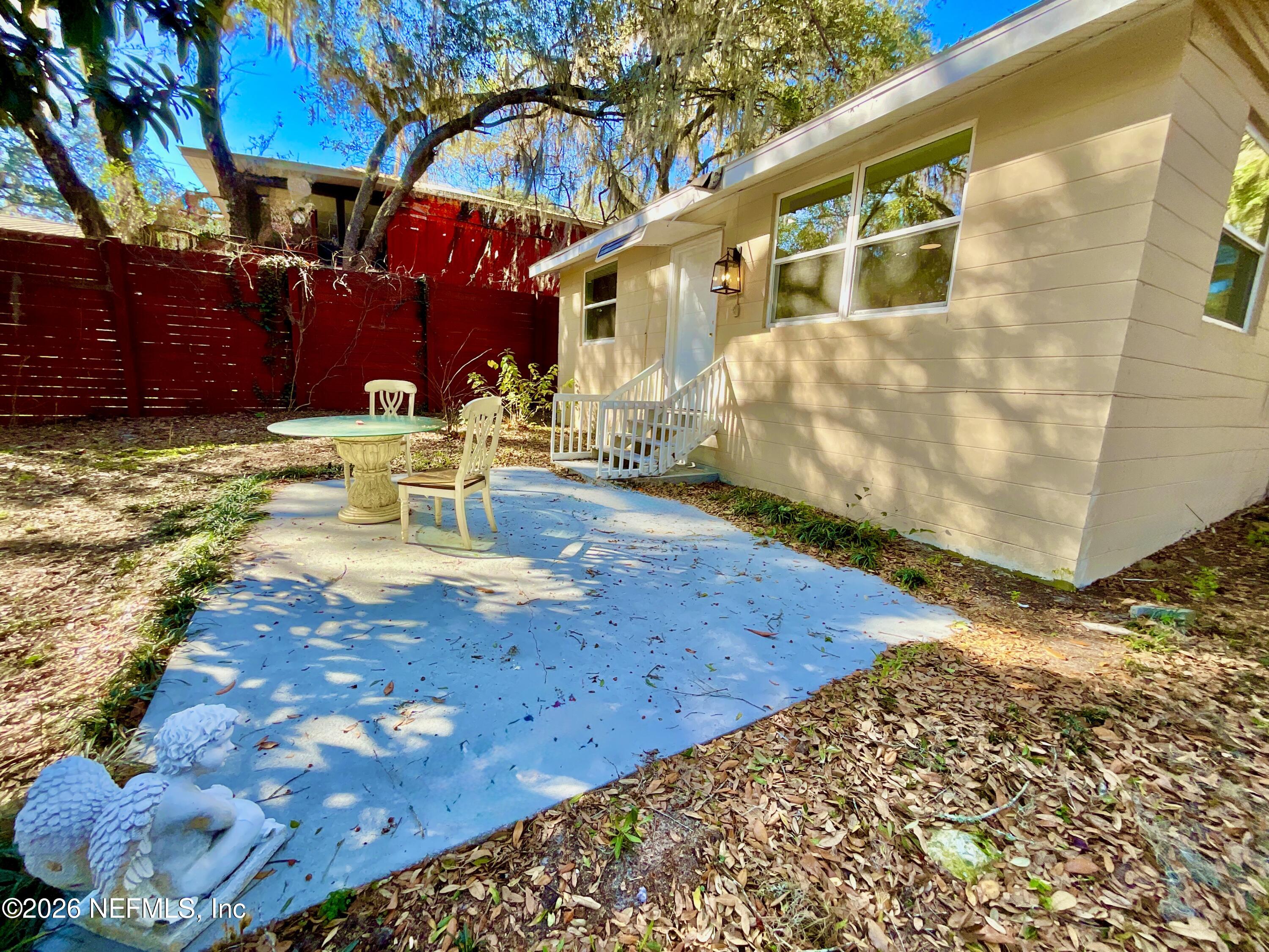 111 2nd Street Melrose, FL 32666 - Photo 25 of 36 a view of a yard with a house