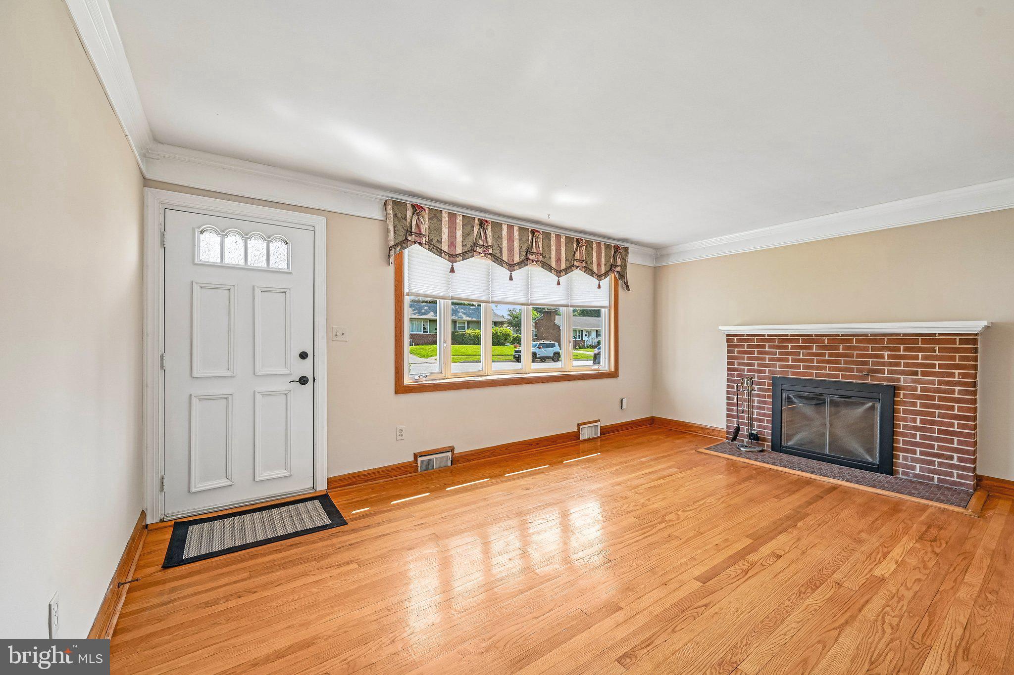 18 North Reed Street Bel Air, MD 21014 - Photo 5 of 40 LR w/HWD
