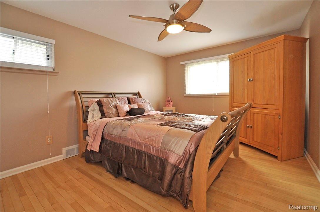 798 Middlesex Road Grosse Pointe, MI 48230 - Photo 23 of 36 20.jpg