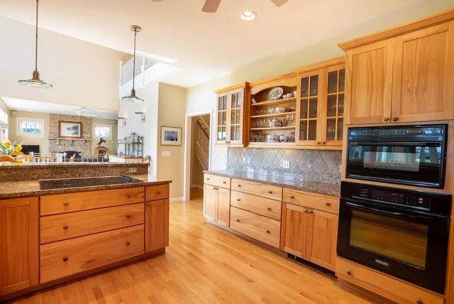 $1,995,000 | 6 Luke Lane, Shelburne, VT 05482