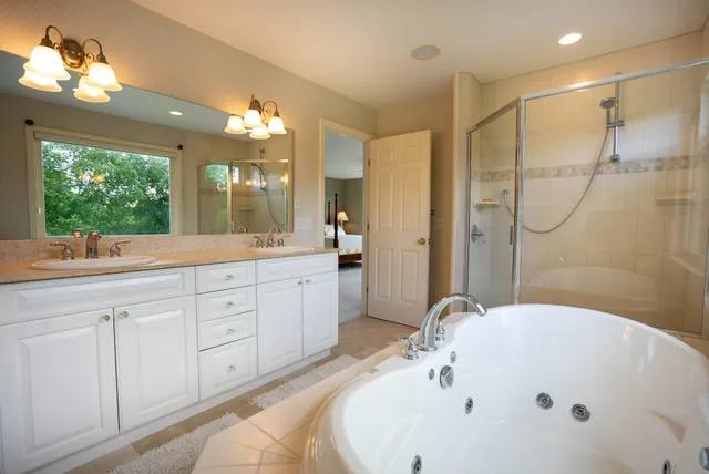 $1,995,000 | 6 Luke Lane, Shelburne, VT 05482