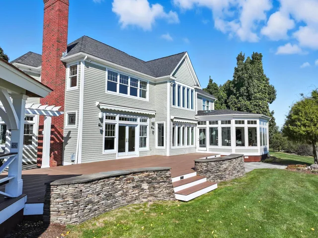 $1,995,000 | 6 Luke Lane, Shelburne, VT 05482