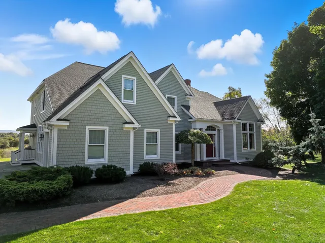 $1,995,000 | 6 Luke Lane, Shelburne, VT 05482