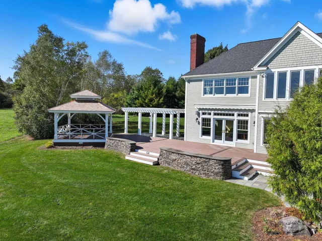 $1,995,000 | 6 Luke Lane, Shelburne, VT 05482